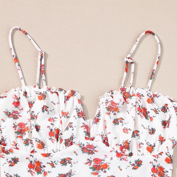 White Floral‎ V Cut Frilled Trim Spaghetti Straps Bodysuit - Picture 8 of 12